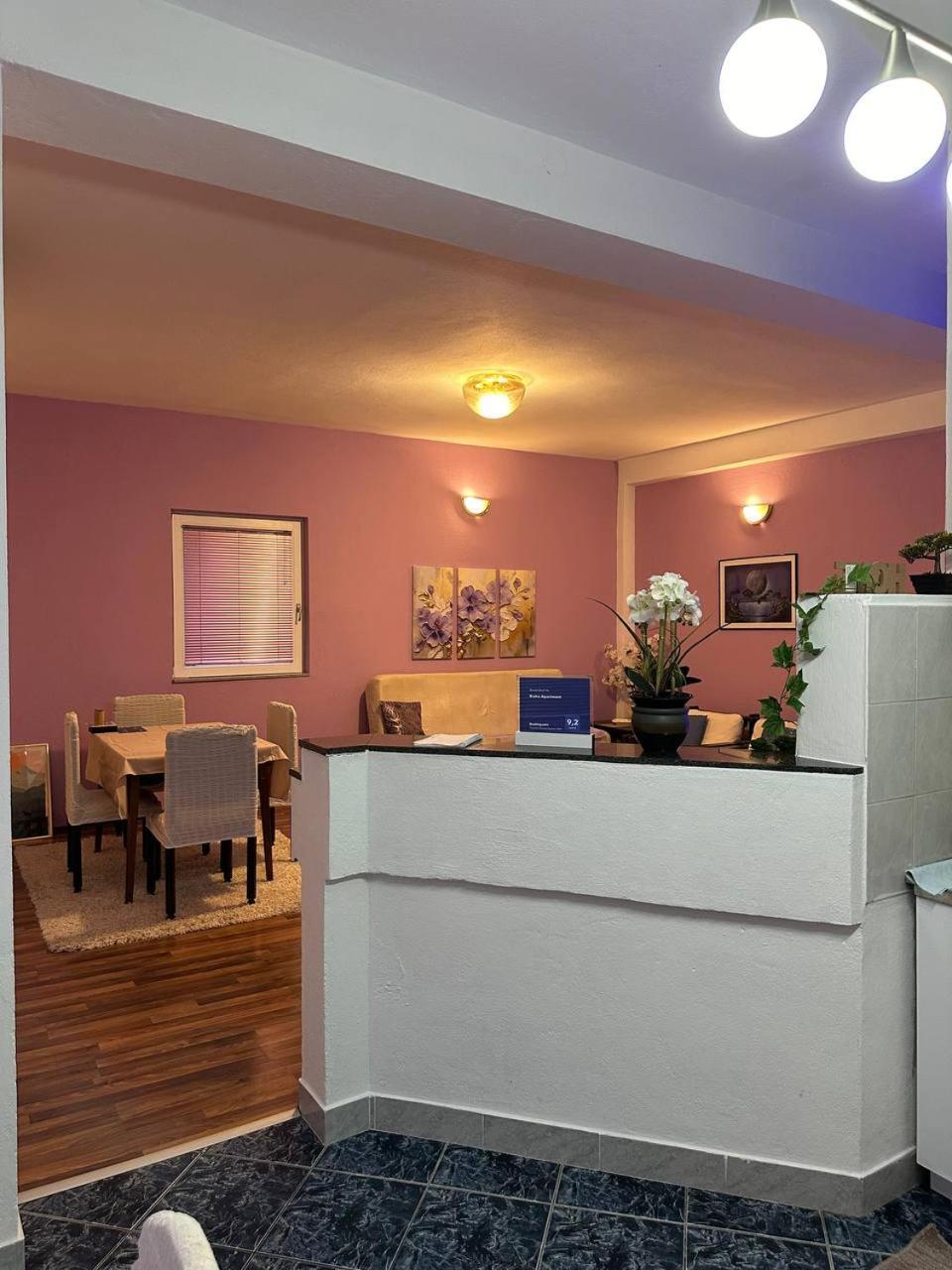מוסטר Riaho Apartment מראה חיצוני תמונה